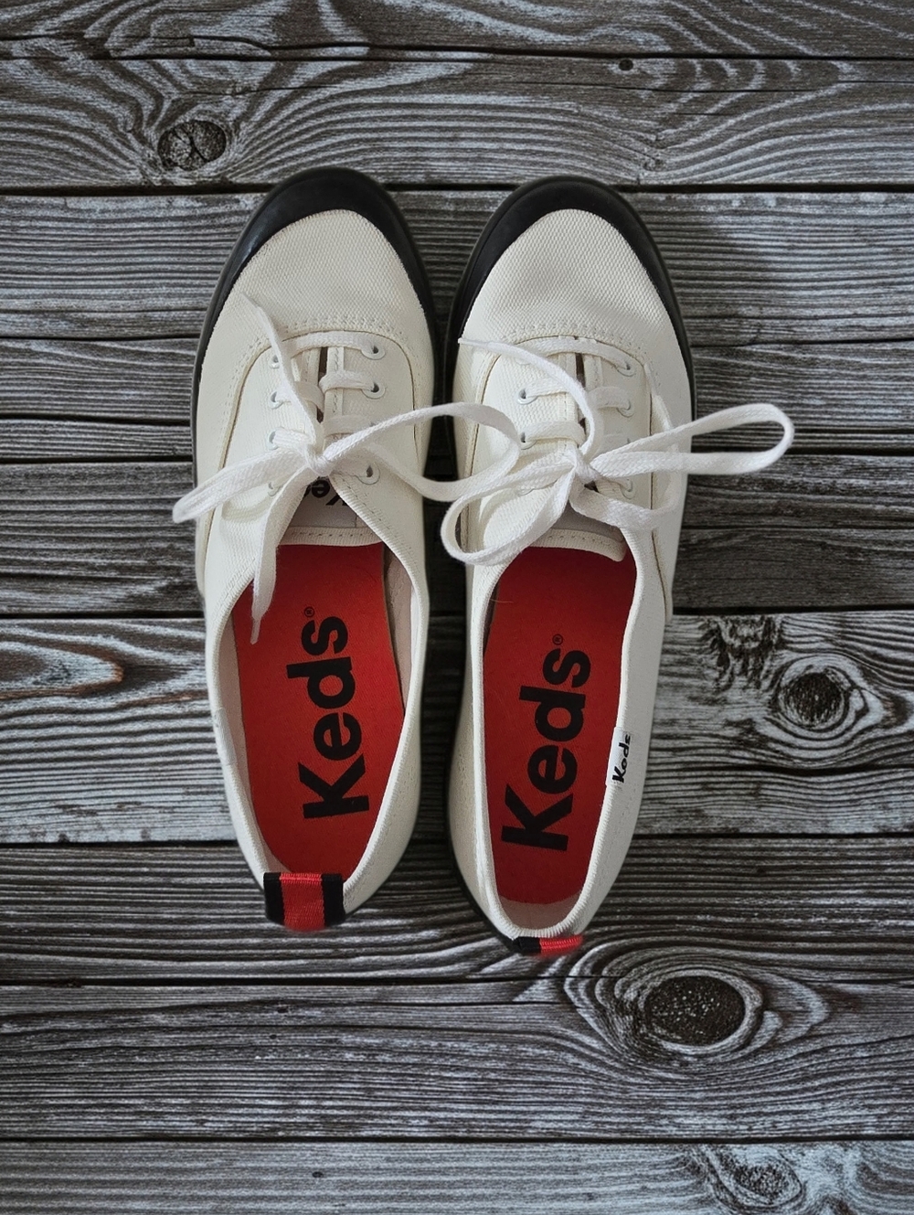 NWOT Keds Champion Toe Cap White Canvas Sneakers with Black Trim and Red Insole